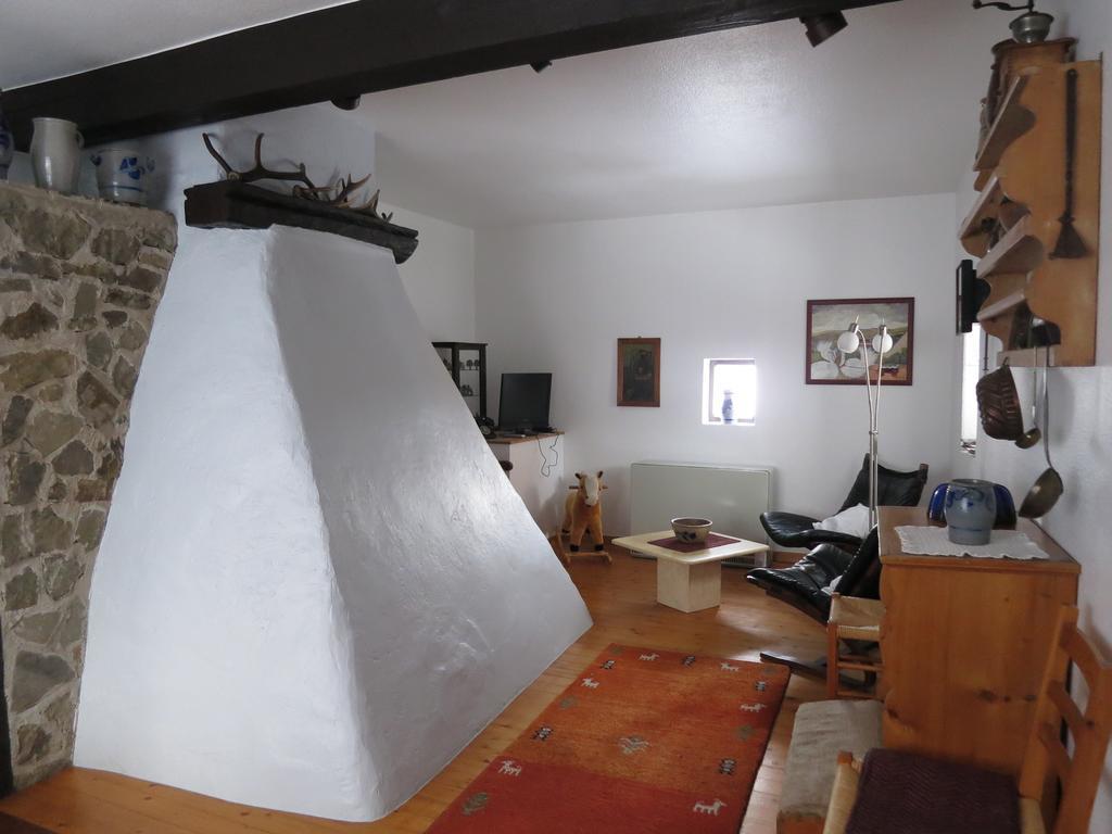 Ferienwohnungen Haus Hinneres Schalkenmehren Værelse billede